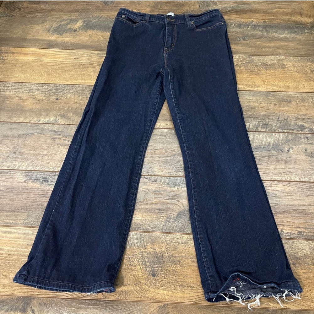 Levis Perfectly Slimming 512 Boot Cut Jeans Dark Wash Denim Size 12M Western
